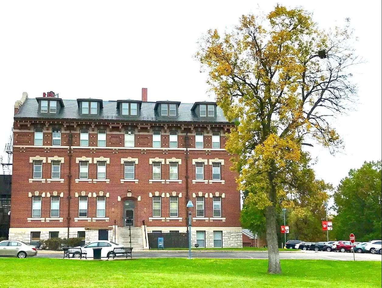 查米納德大學預備中學 Chaminade College Preparatory School