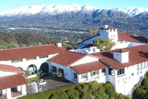 福臨特里奇聖心女子學院 Flintridge Sacred Heart Academy