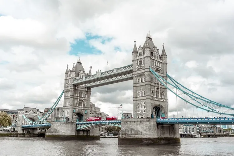 Kaplan 倫敦 Kaplan London 有30+熟齡課程