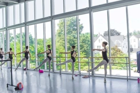 麻州 胡桃山藝術學校 Walnut Hill School for the Arts 挑高的芭蕾舞練習空間