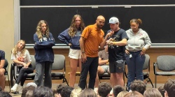 學生在校園內活動照片 4