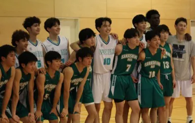 UWC ISAK JAPAN 學生籃球隊